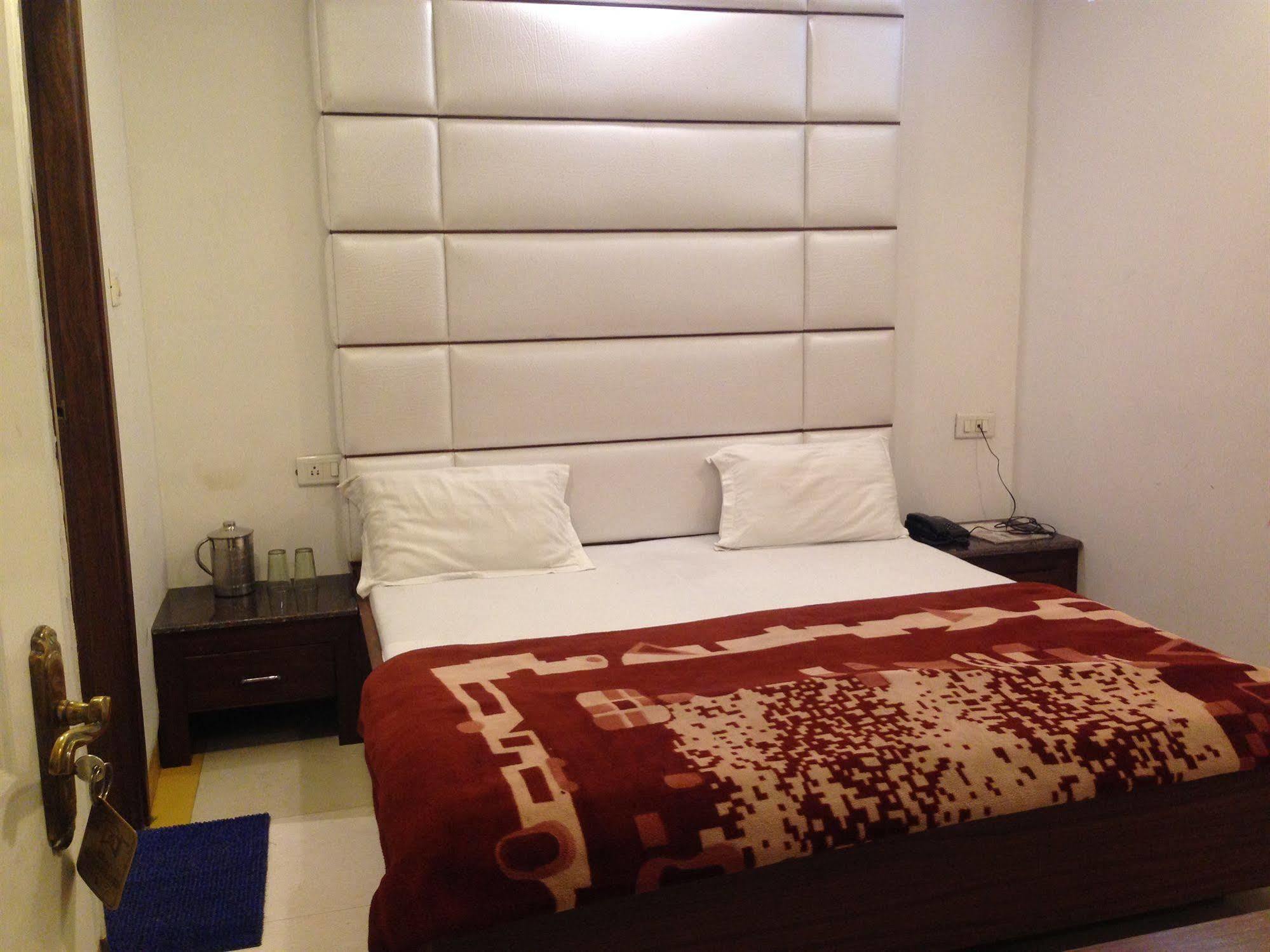 Hotel Namaskar Amritsar Exteriör bild