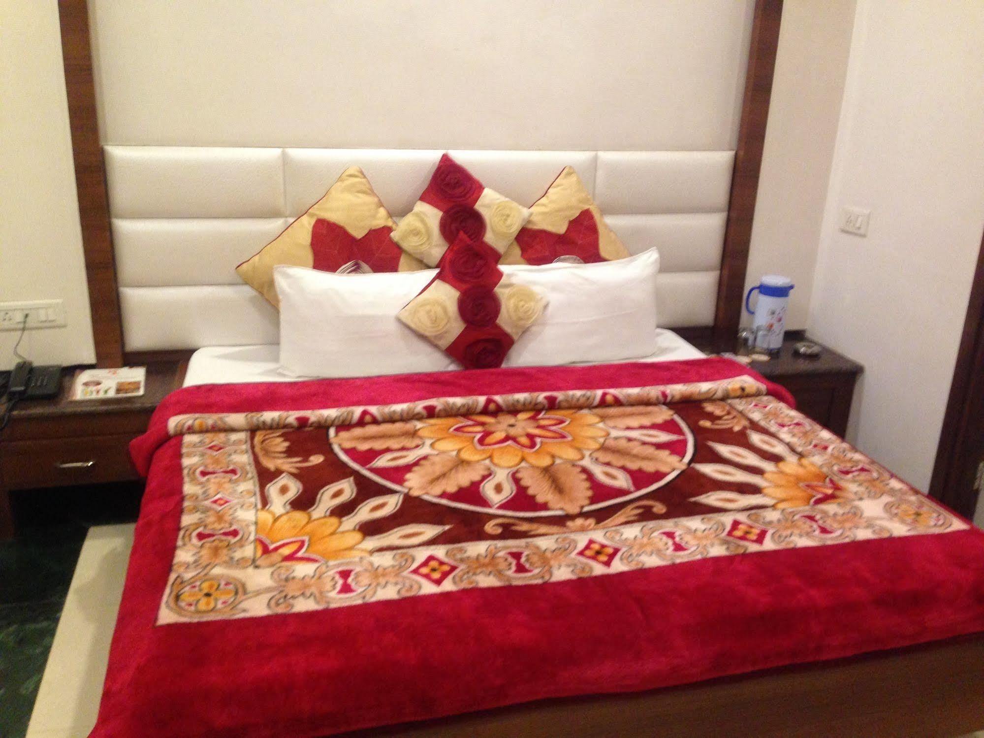 Hotel Namaskar Amritsar Exteriör bild