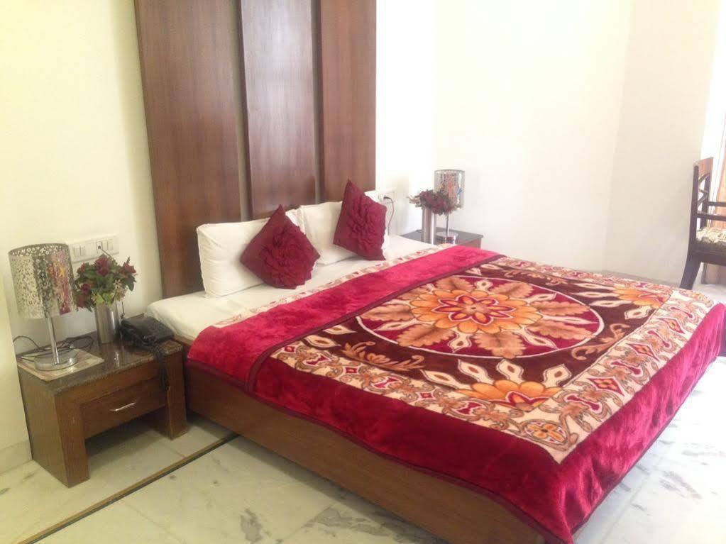 Hotel Namaskar Amritsar Exteriör bild